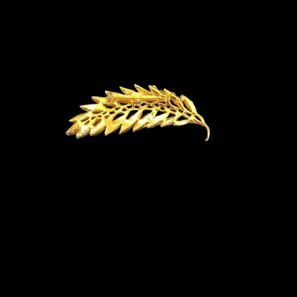 Vintage 60s-70s Textured Leaf Brooch Pin Gold Tone - Picture 2 of 4